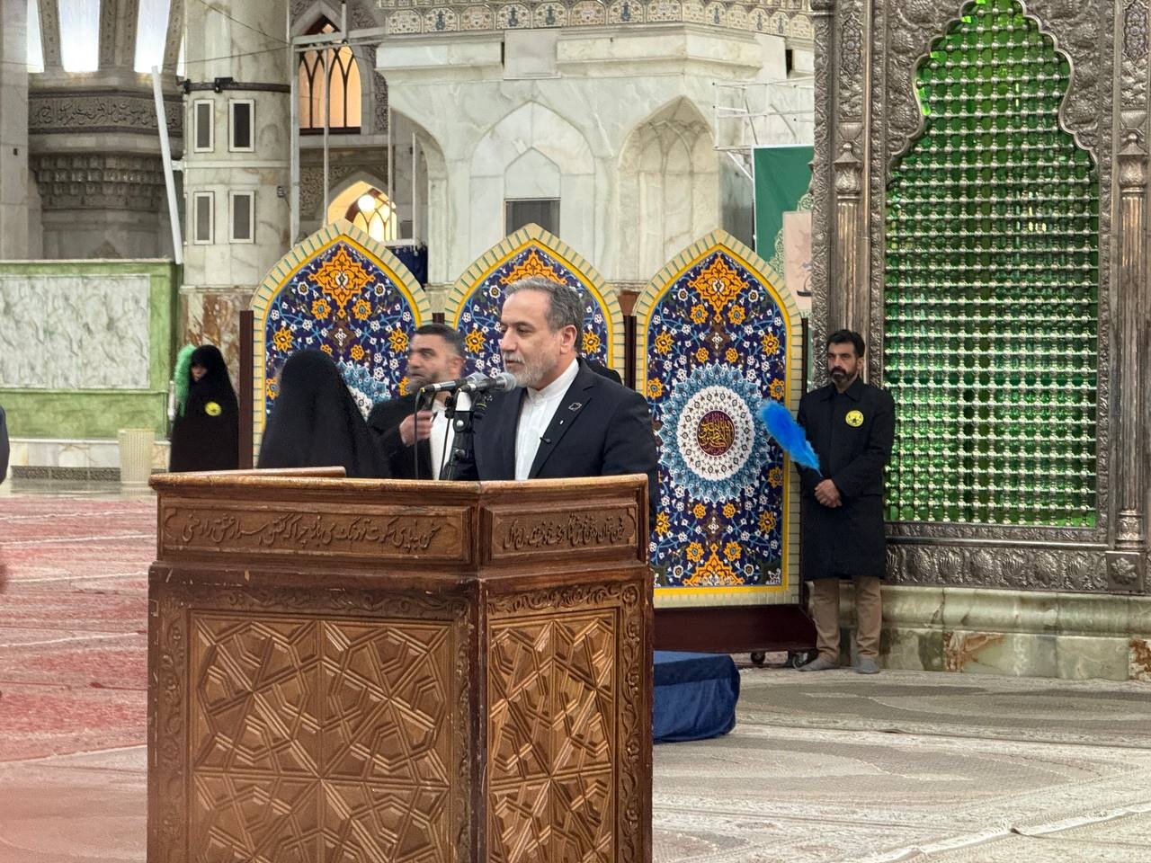 عراقچی: دیپلماسی را در میدان جنگ فراموش نکردیم