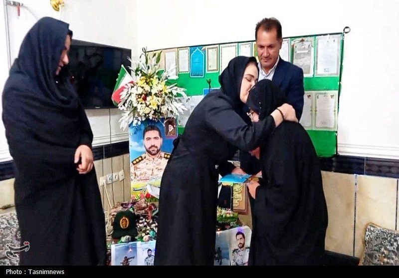 دختران شهدای جنگ رمضان شهرستان بویراحمد تجلیل شدند+تصاویر