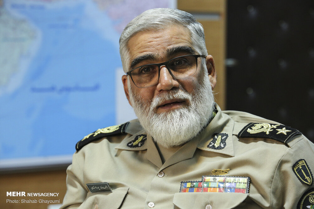 امیر پوردستان: مردم پرچم انقلاب را بر زمین نمی‌گذارند