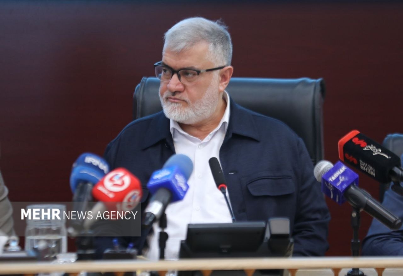 معتمدیان: نوسازی ناوگان عمومی به کاهش ترافیک و آلودگی کمک می‌کند