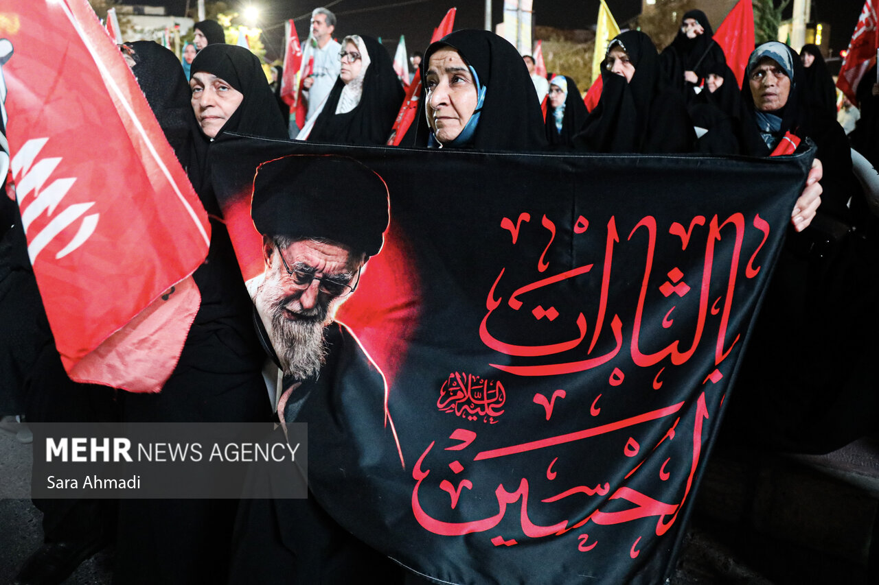 ۲۱۳ شب از تجمعات مشهد؛حضور پرشور دانش آموزان و والدین در میدان