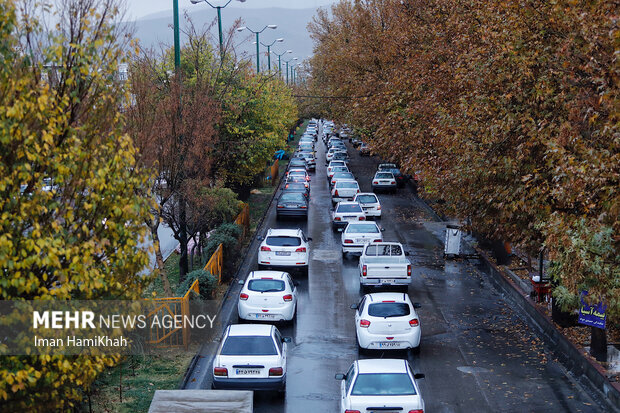 ترافیک سنگین در ۵ محور ورودی تهران؛ تردد جاده‌های شمالی کشور روان است