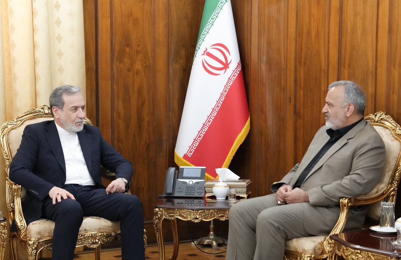 دیدار رئیس سازمان حج و زیارت با عراقچی