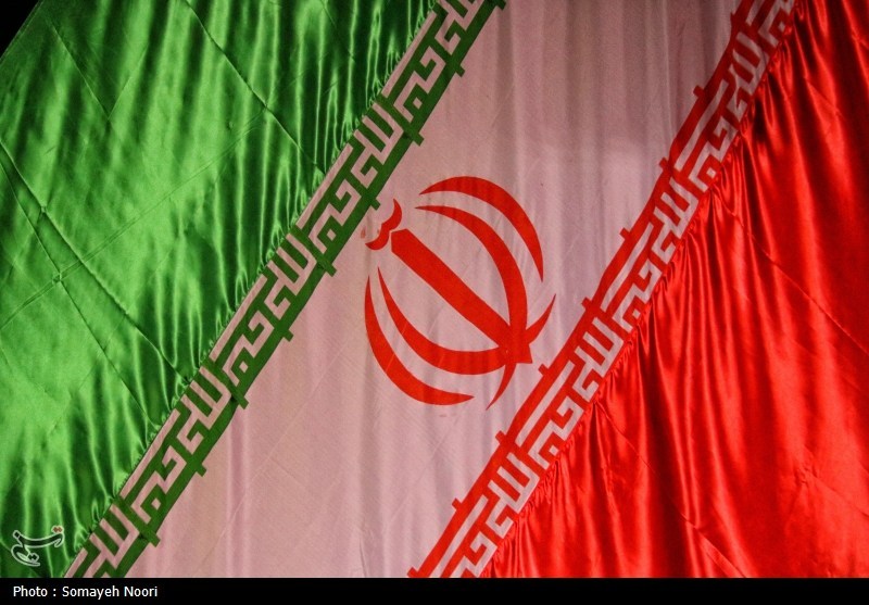 همه ایرانیان با پرچم ایران در مراسم تشییع رهبر شهید حضور یابند