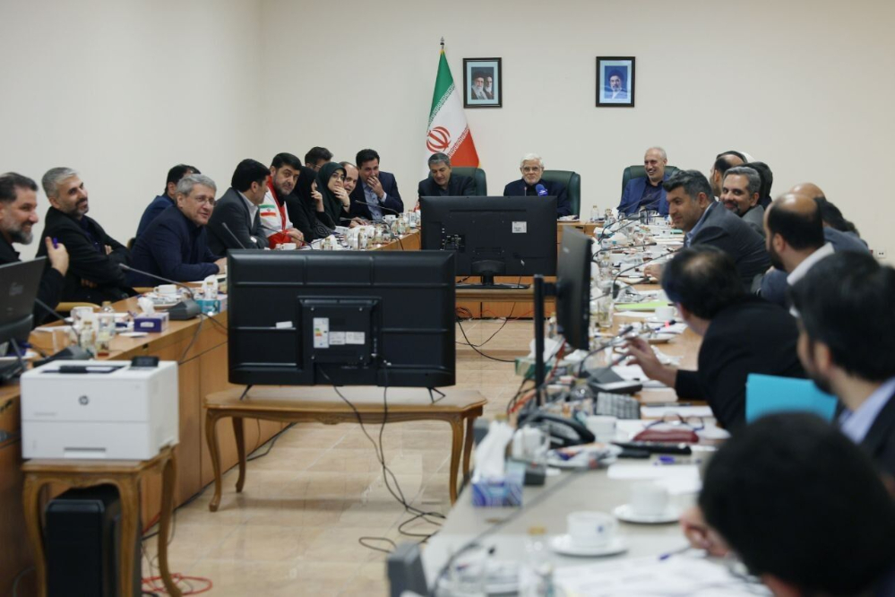 قدردانی عارف از عملکرد نهادهای امدادی در مراسم وداع رهبری