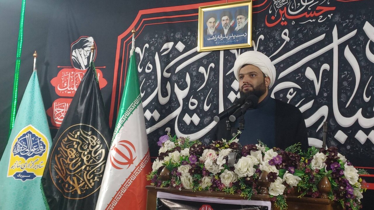 خطیب جمعه سیریک: وحدت و صبر رمز عبور از توطئه‌های دشمنان است