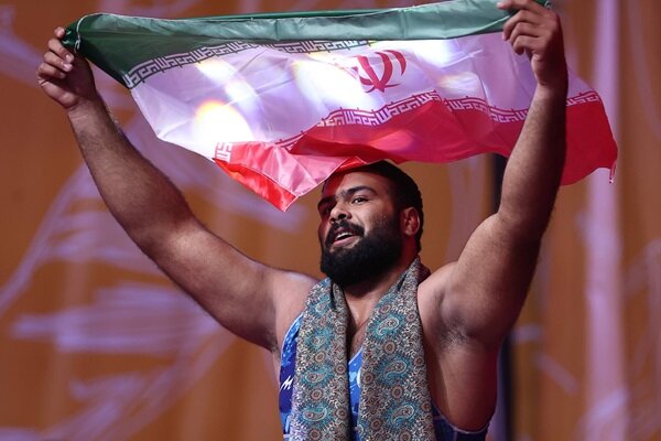 مصطفی طغانی قهرمان کشتی پهلوانی شد