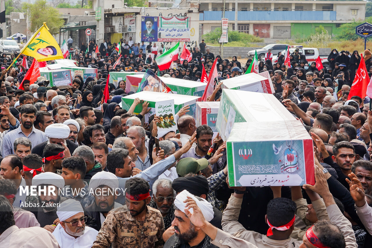 پیکر مطهر ۴ شهید ارتش در اهواز تشییع شد