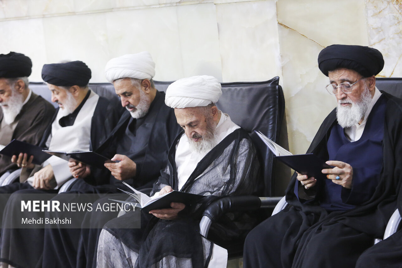 آیین بزرگداشت رهبر شهید از سوی آیت الله سبحانی
