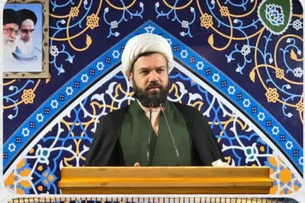 امام جمعه آبسرد: امر به معروف نباید با خشونت و درگیری همراه باشد