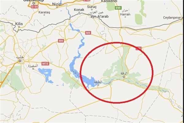 درگیری شدید عناصر داعش با نیروهای جولانی در ورودی شهر الرقه سوریه