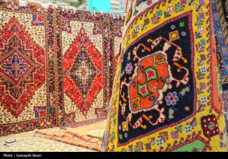 برپایی نمایشگاه فرش ملایر در عمارت بادگیر یزد