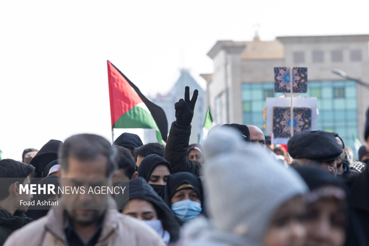 دعوت فرماندار گناوه از مردم برای شرکت در راهپیمایی 22 بهمن