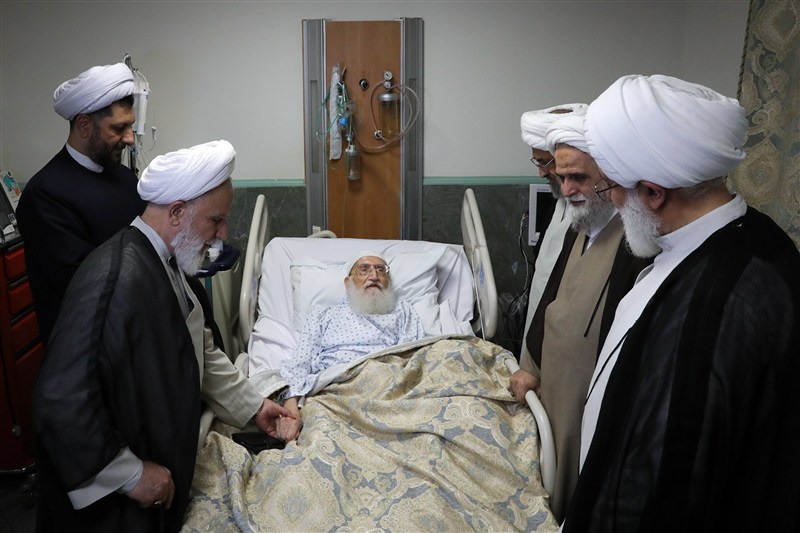 عیادت نمایندگان رهبرمعظم انقلاب از آیت‌الله نوری همدانی