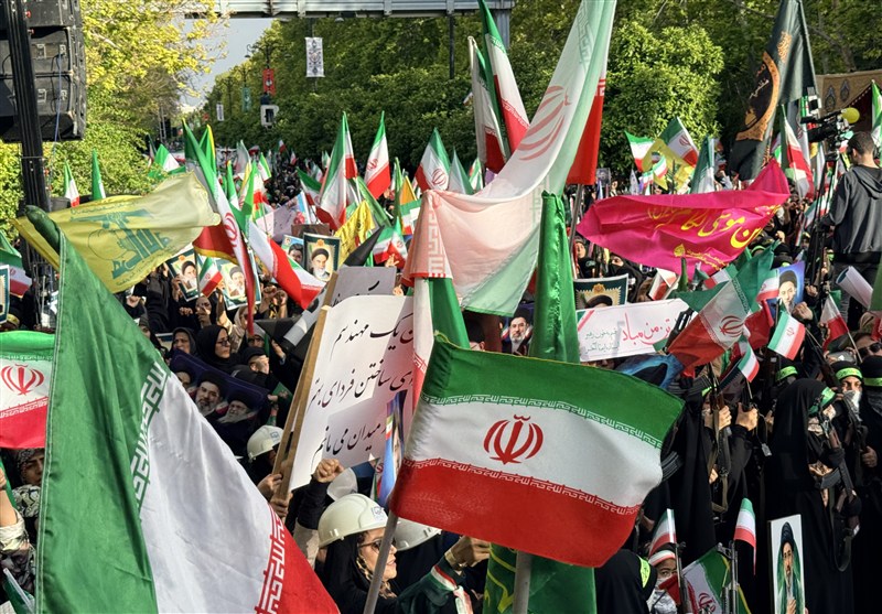 اجتماع بزرگ دختران شیرازی در خیابان ارم + تصاویر