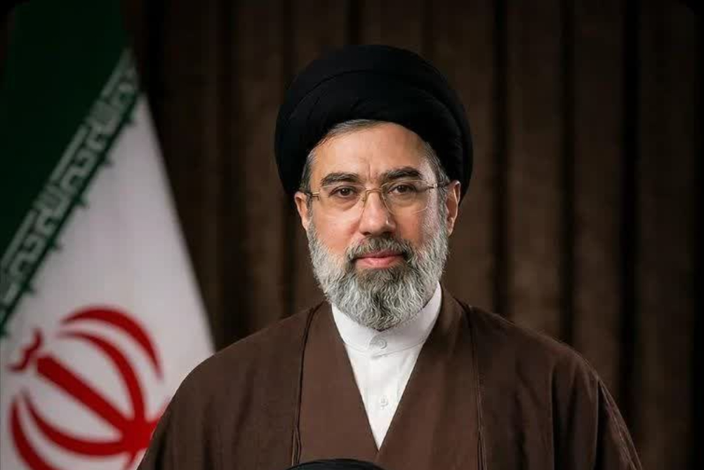 آیت الله سیدمجتبی خامنه‌ای با رأی مجلس خبرگان سومین رهبر انقلاب اسلامی ایران شد