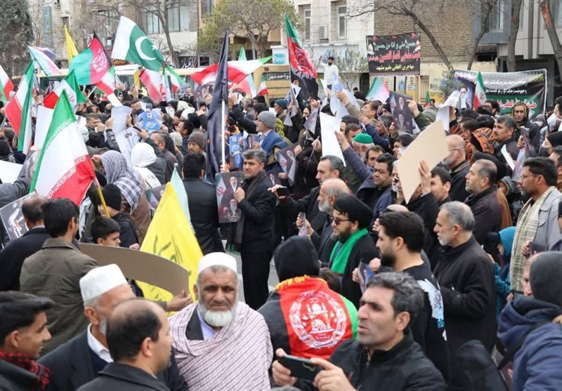 اجتماع بزرگ مهاجرین مقیم مشهد در محکومیت ترور امام خامنه‌ای