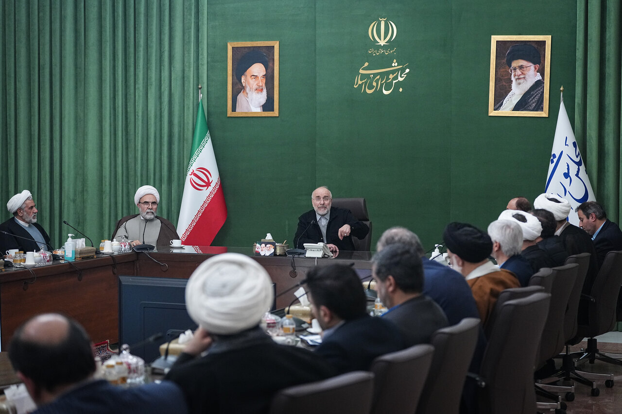 مردم مهمترین مؤلفه قدرت انقلاب اسلامی هستند