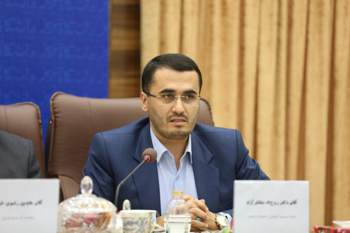 متفکرآزاد: با ترغیب‌کنندگان حمله به ایران مثل سرباز دشمن برخورد می‌شود
