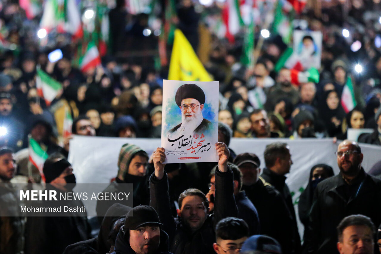 سومین شب اجتماع سوگواران شهادت امام خامنه‌ای در اردبیل