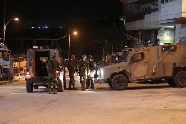 زخمی شدن فلسطینی‌ها در پی حملات شهرک نشینان به کرانه باختری 