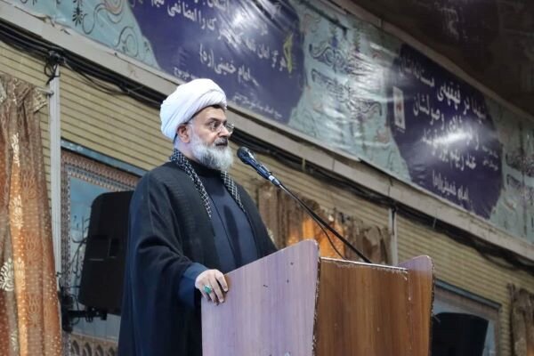 مسجد باید به پایگاه حل مسائل اجتماعی و تربیت نسل جوان تبدیل شود
