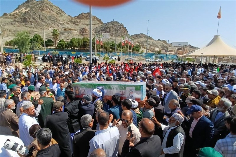زاهدان پیکر شهید مولوی گرگیج را با پیام وحدت بدرقه کرد+ عکس