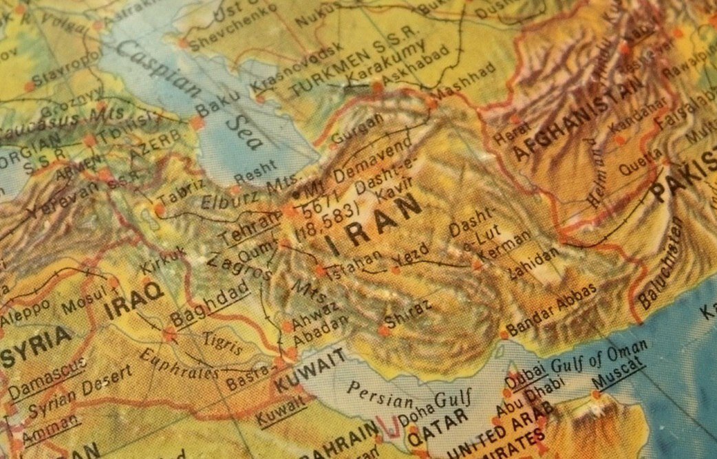 رمز پیروزی در جنگ هویتی