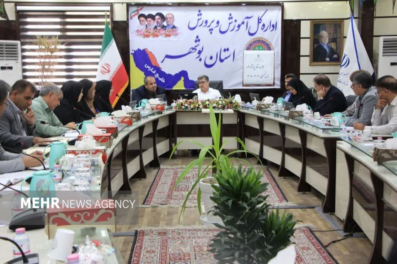 دانش‌فر: والدین ثبت‌نام کتب درسی را به روزهای پایانی موکول نکنند