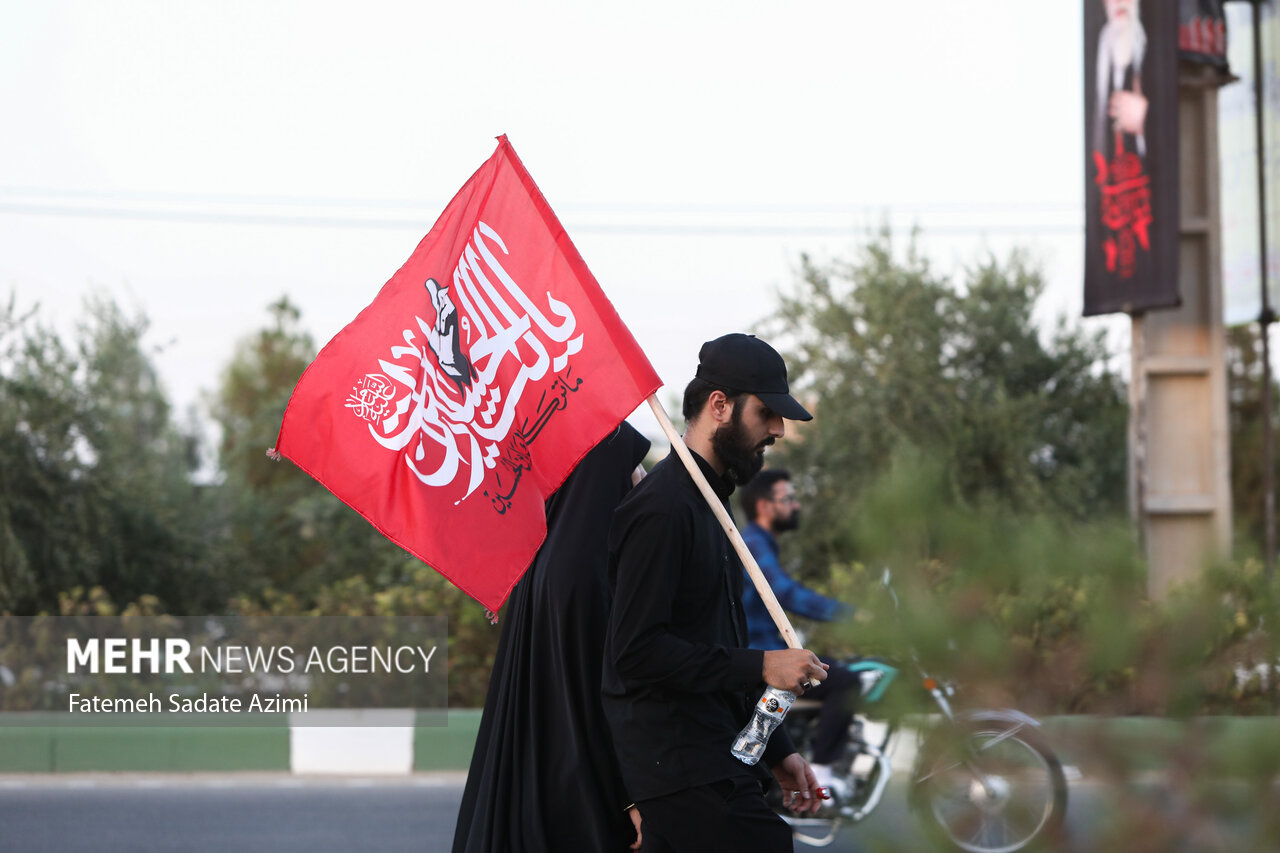 پیاده‌روی دلدادگان مکتب اهل بیت(ع) از شهر رودان تا امامزاده سید محمد