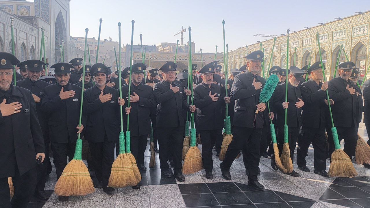 عزاداری خادمان حرم امام رضا(ع) در اربعین تدفین رهبر شهید