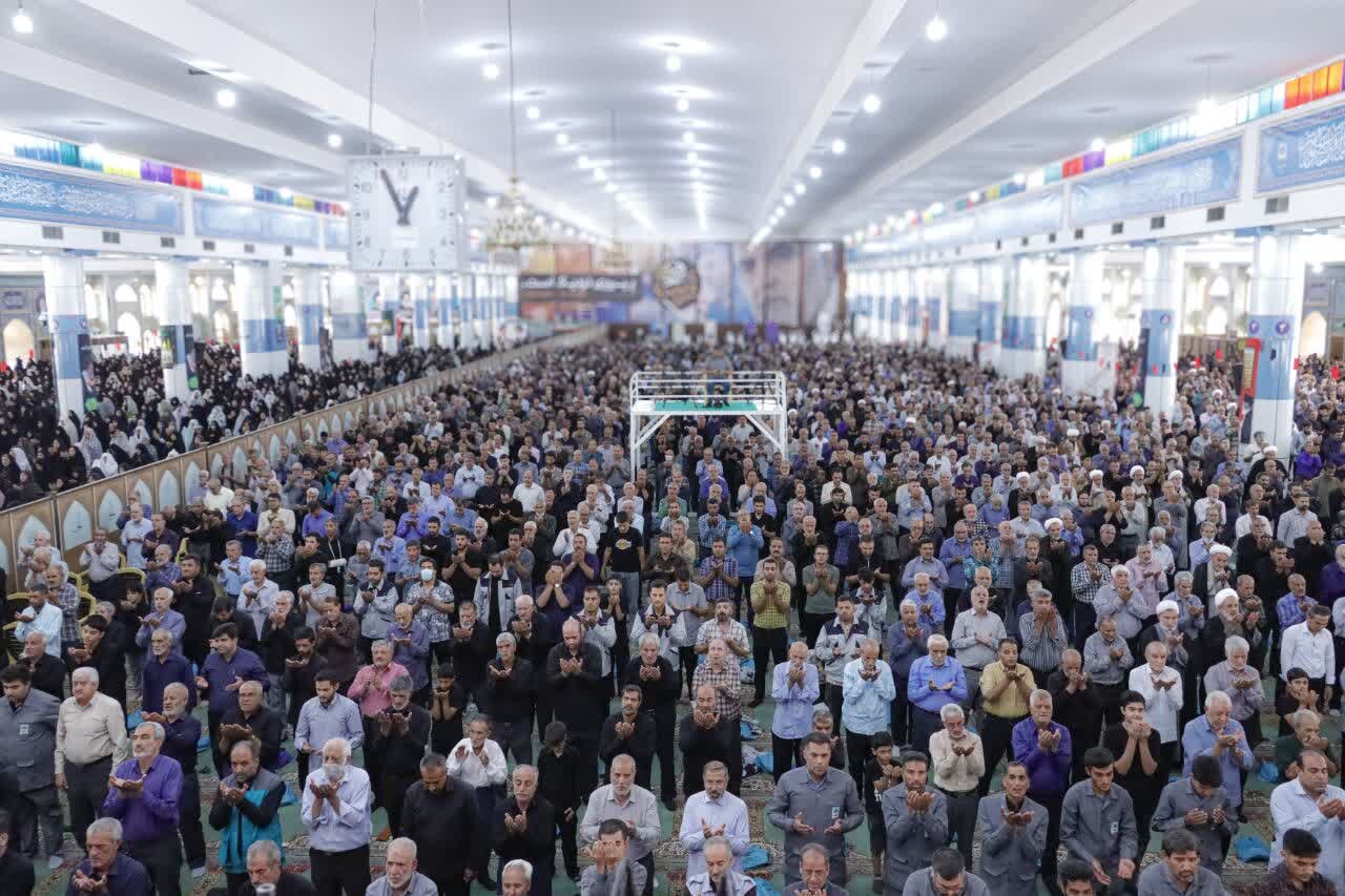 تجلیل از ۱۵۶ فعال حوزه نماز در رودان؛ تأکید مسئولان بر نقش تربیتی نماز