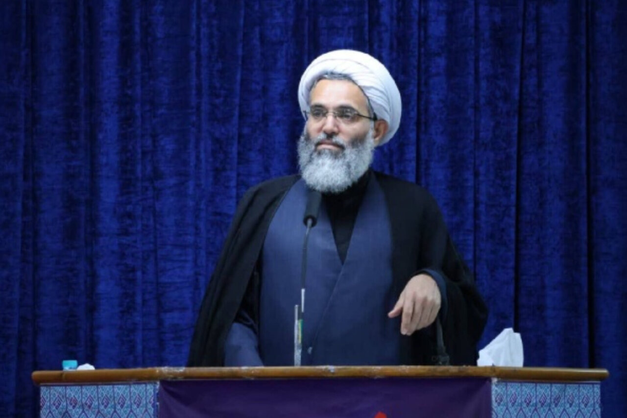 امام جمعه قشم: ایران قوی با تکیه بر مردم ساخته می‌شود