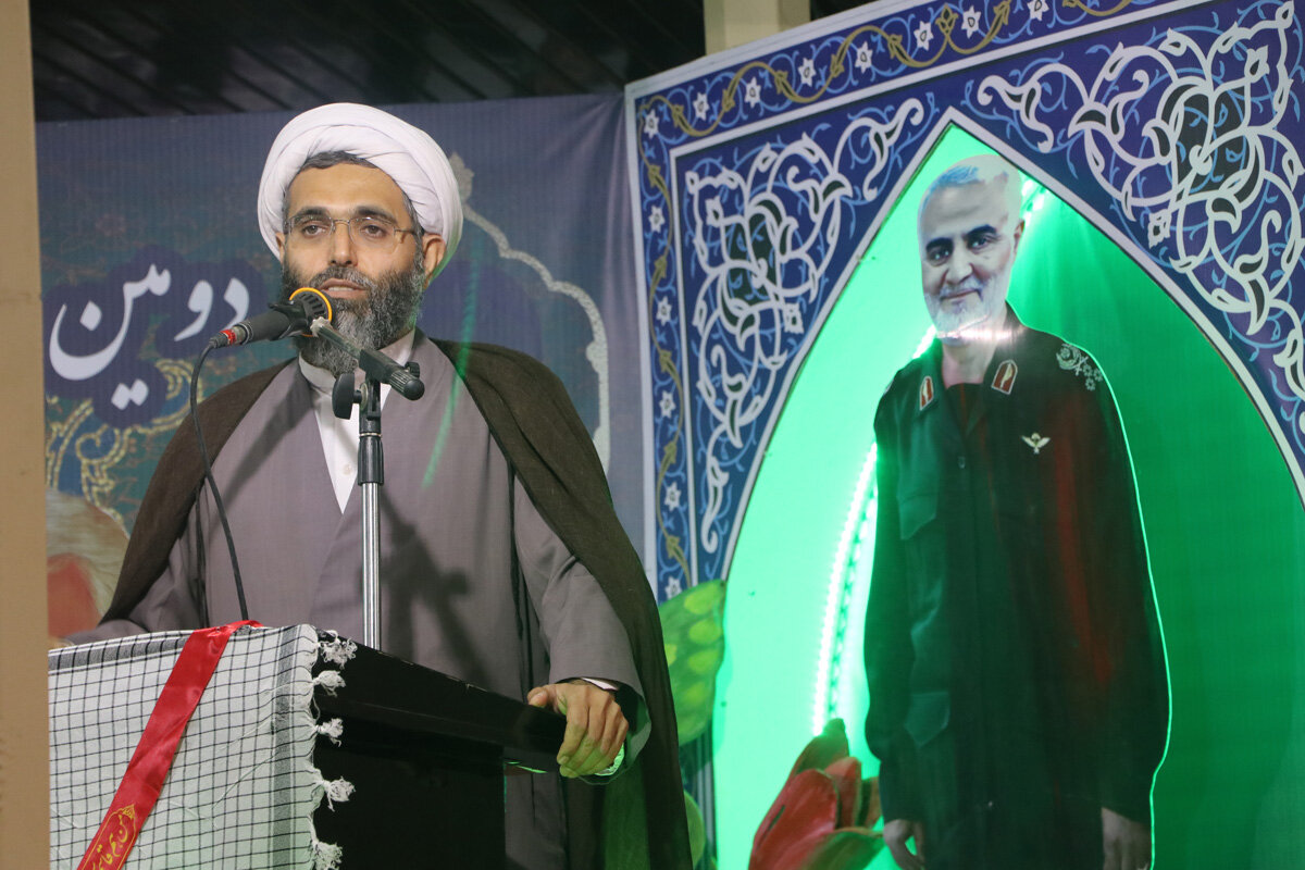 امام جمعه قشم: مدیریت تنگه هرمز حق راهبردی ایران است