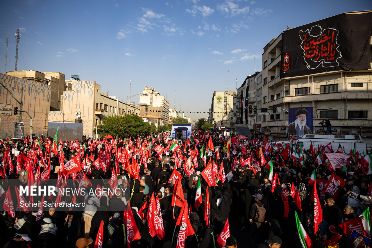 مراسم تشییع پیکر مطهر رهبر شهید انقلاب در تهران - ۱