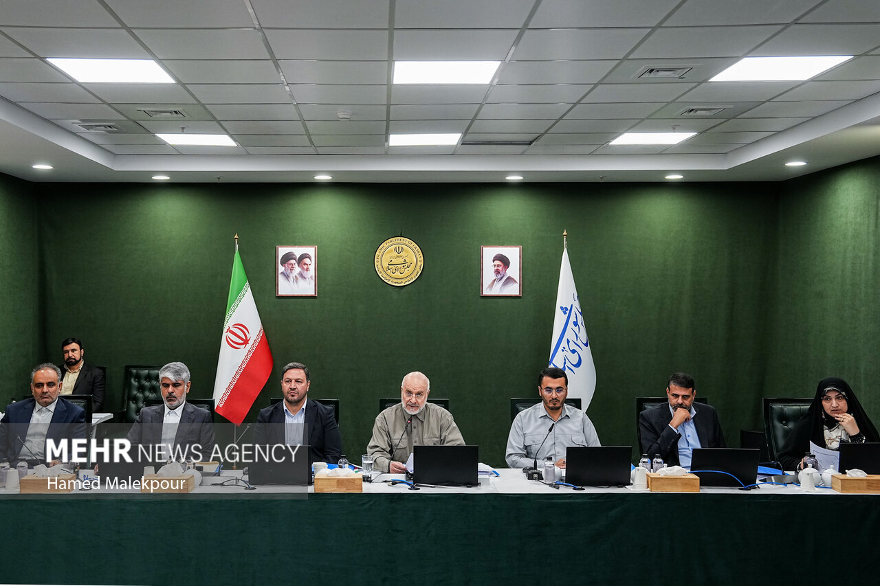 ممنوعیت دریافت وجه و امتیاز از بیگانگان برای هزینه‌های انتخاباتی