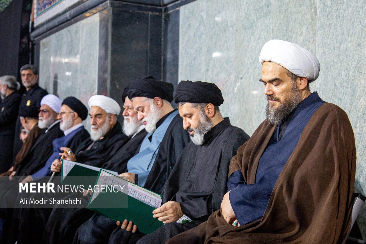 دومین شب بزرگداشت رهبر شهید انقلاب در حرم امام رضا (ع)