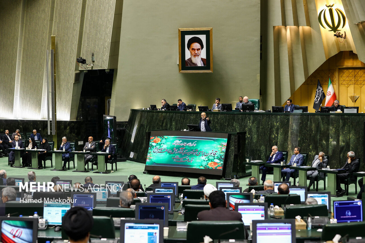 وزارت بهداشت از افزایش ظرفیت پزشکی و دندانپزشکی جلوگیری می کند