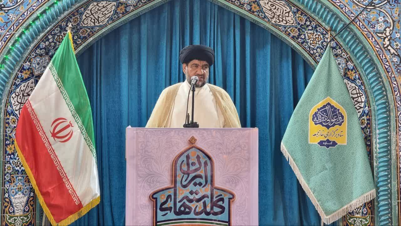 امام جمعه گناوه: حضور حماسی مردم وظیفه مسئولان را سنگین‌تر کرد