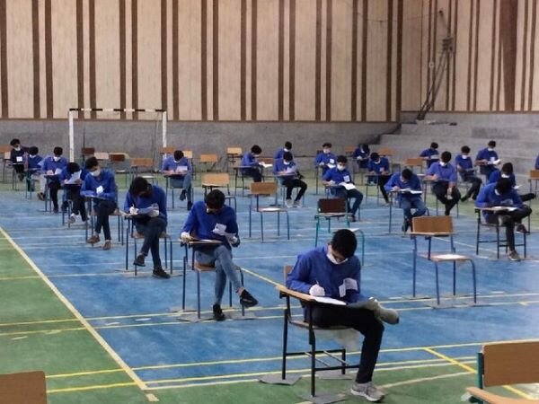 دانش فر: حوزه‌های امتحانی نزدیک به مراکز حساس جابه‌جا شدند