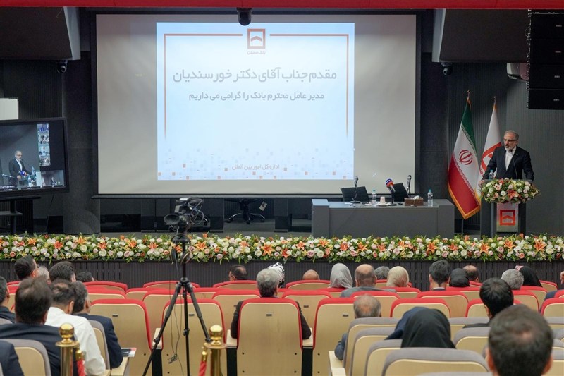 لزوم ارتقای سهم بازار و توسعه درآمدهای کارمزدی در حوزه ارزی