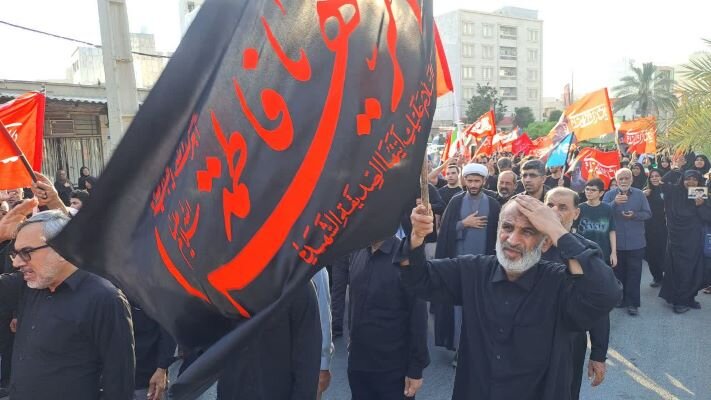 عزاداری مردم بوشهر همزمان با بدرقه قائد شهید امت برگزار شد