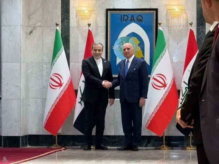 عراقچی: دخالت در مدیریت ایران بر تنگه هرمز تنش‌ها را تشدید می‌کند