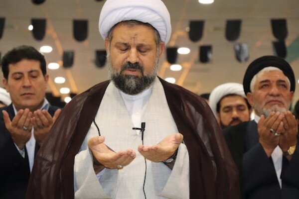 امام جمعه رباط‌کریم: ملت امام حسین(ع) زیر بار تهدید نمی‌رود