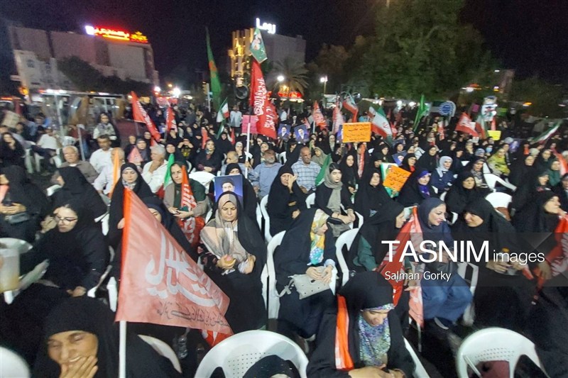 اجتماعات شبانه کمک به نظام اسلامی و انسجام کشور است