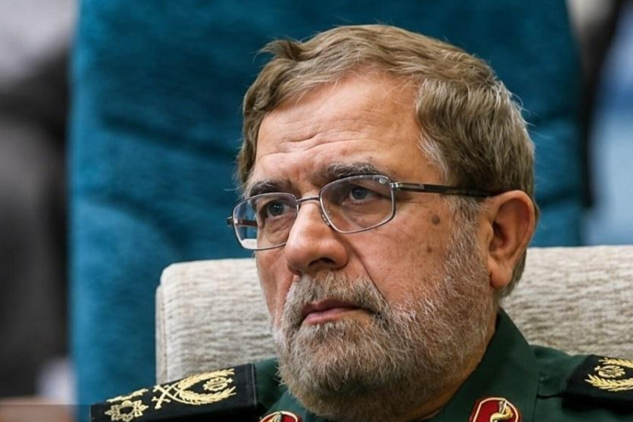 ایزدی: با تکیه بر توان موشکی و پهپادی هرگونه تحرک دشمن را پاسخ می‌دهیم