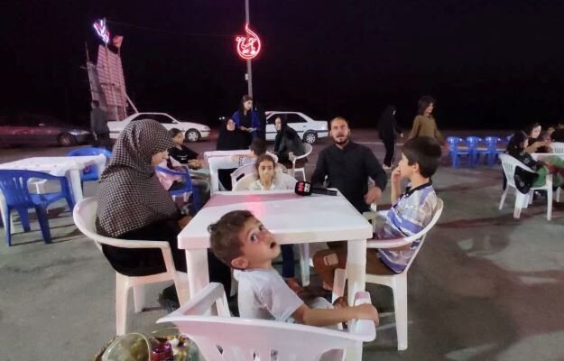 حال و هوای زائران حسینی در آستانه اربعین