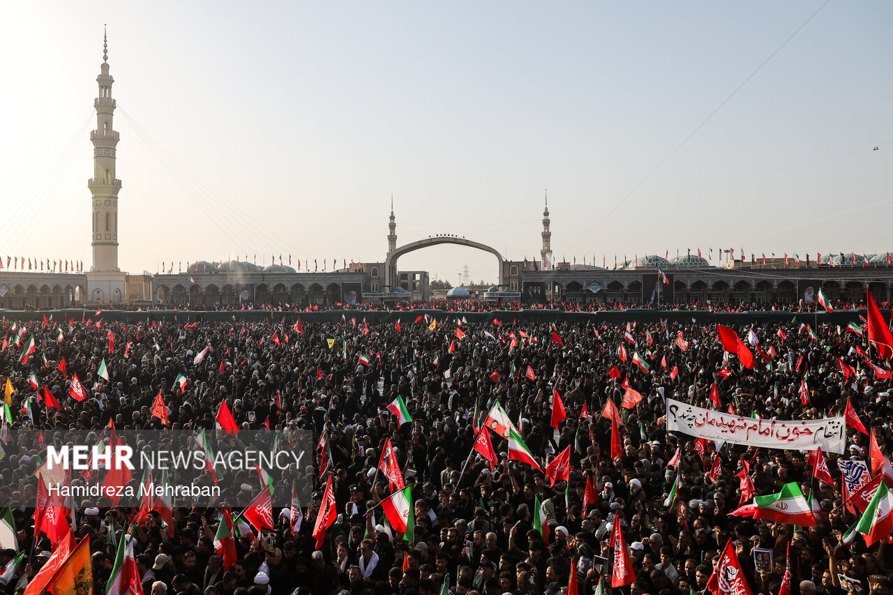 ایران به احترام امام شهید برخاست/قم امروز آرام و قرار ندارد