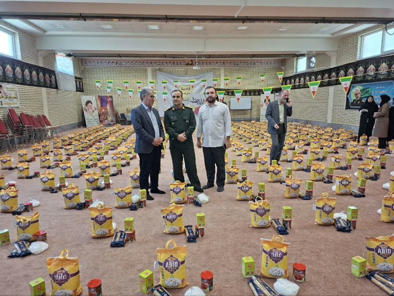 ۶۰۰ بسته غذایی سفره‌های افطار نیازمندان مشگین‌شهر را رنگین کرد