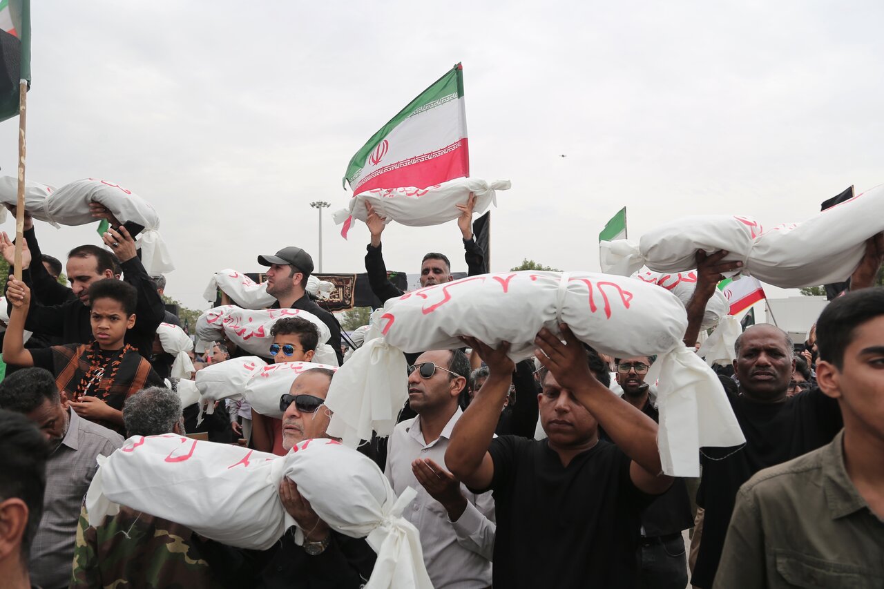 روزی که میناب کربلا شد؛ روایت مادری که محمدش را از میان آوار پیدا کرد